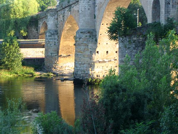   Puente Romano 
                siglo I d..c.  
                      Ourense  